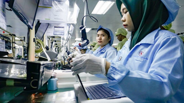Pabrik Asus di Batam Bisa Produksi Laptop TKDN 40% Sebanyak 700 Unit Sehari - News highlight image