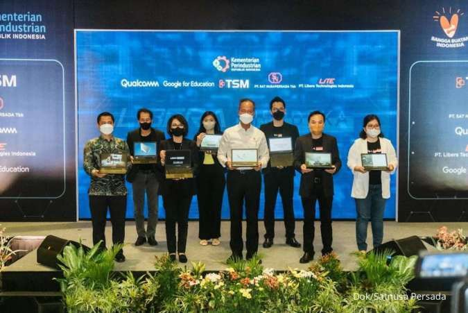 Melihat Laptop Asus Dirakiti di Batam